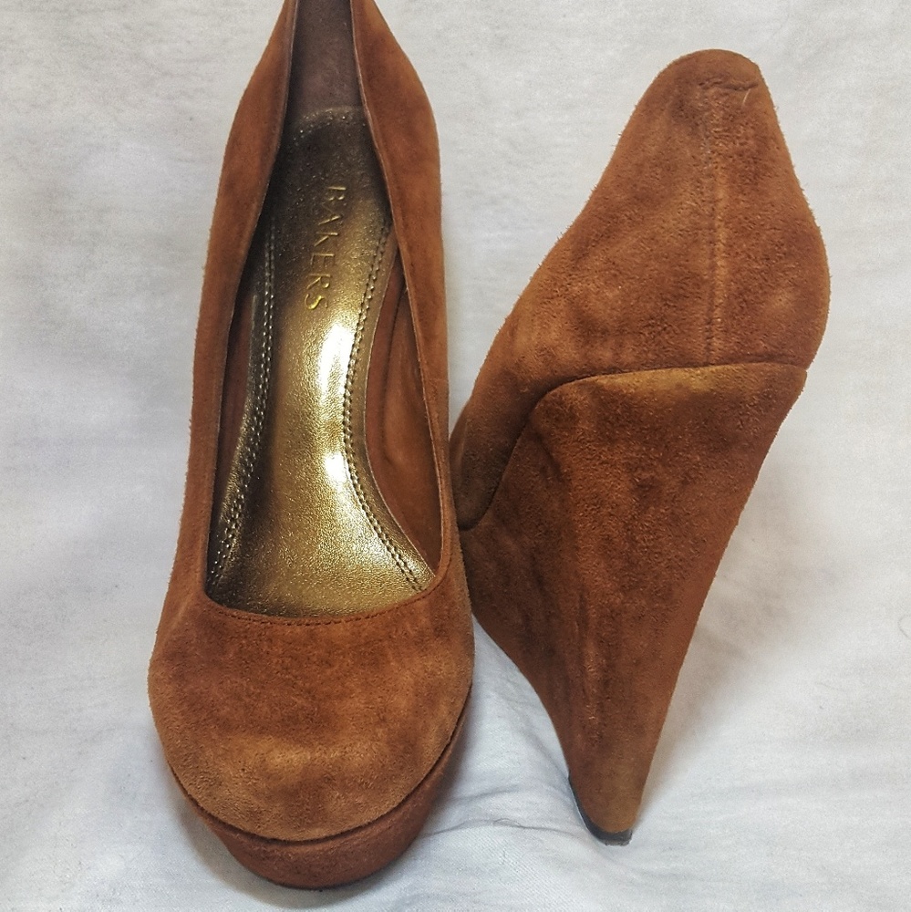 Bakers Mona 2 Brown Suede (Size 8)